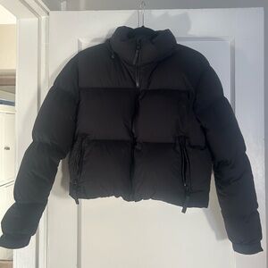 ARITZIA TNA Mega Puff Crop Black